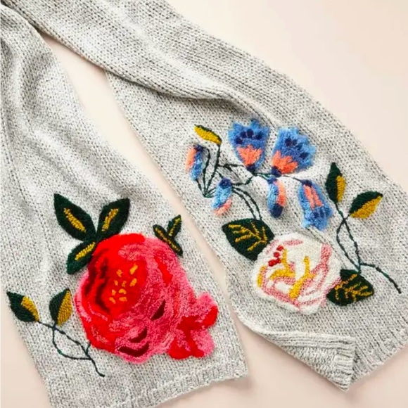 Nathalie Lete: Anthropologie Luxembourg Floral Gray scarf - Picture 3 of 8